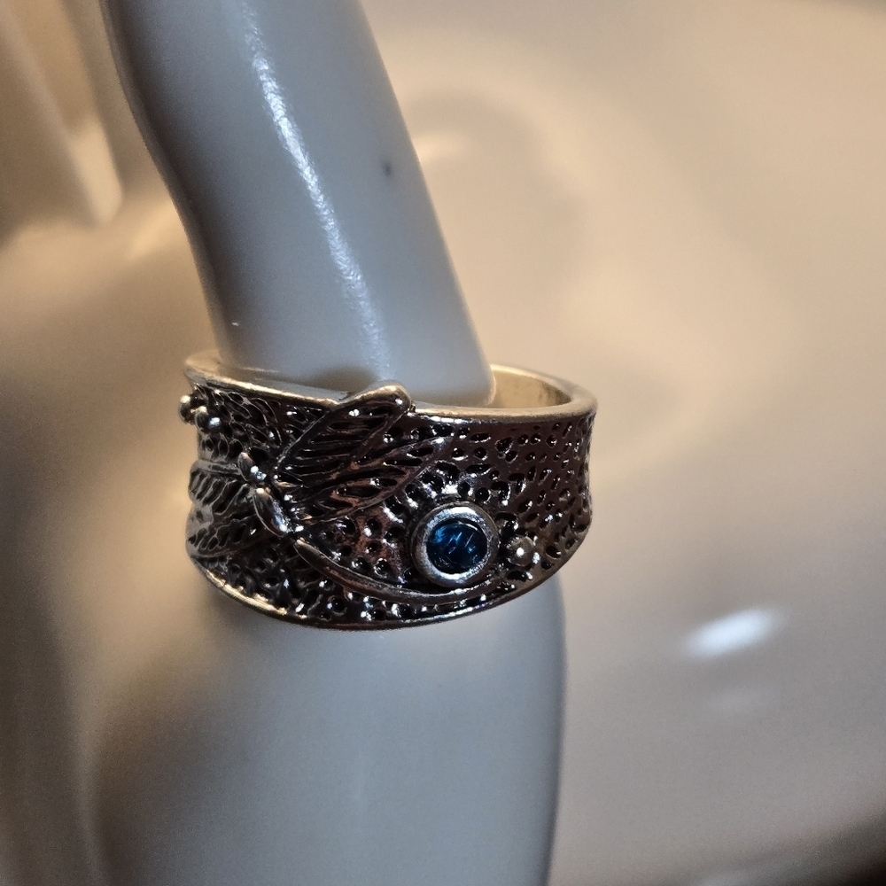 Dragonfly Boho Retro-style Wide Ring Inlaid with Synthetic Sea Blue Gemstone - Picture 6 of 9